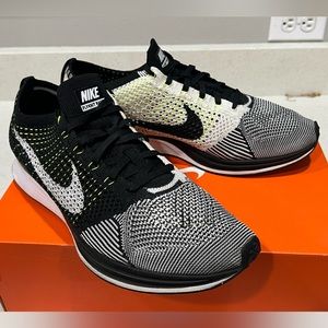 Nike Flyknit Racer